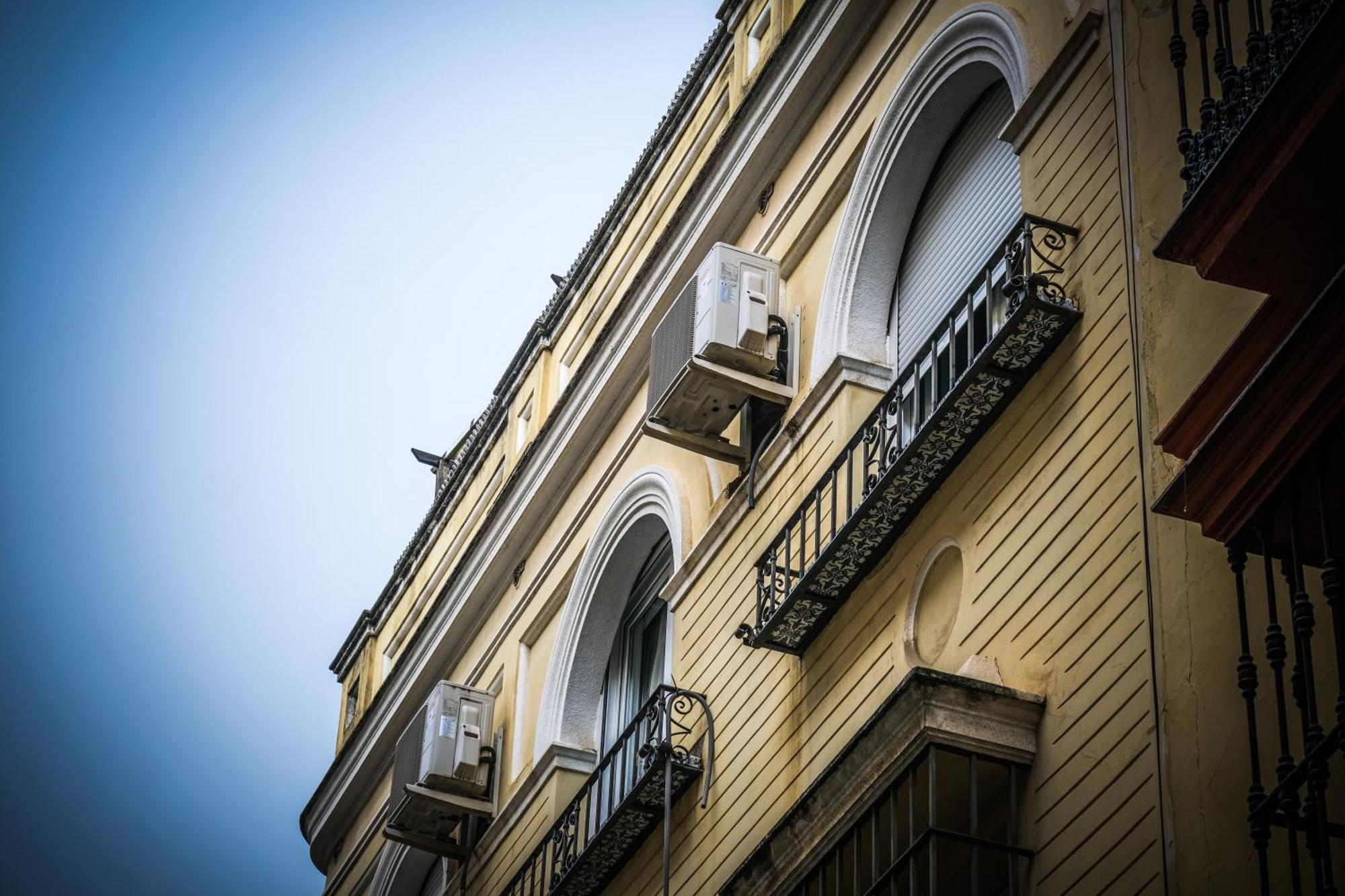 Apartamentos San Roque Севиля Екстериор снимка