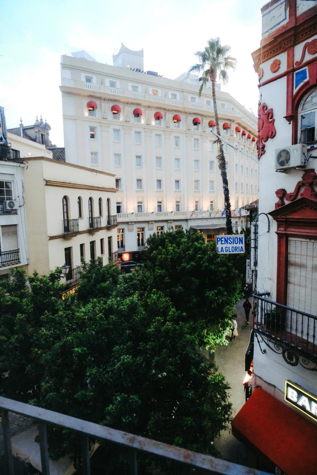 Apartamentos San Roque Севиля Екстериор снимка