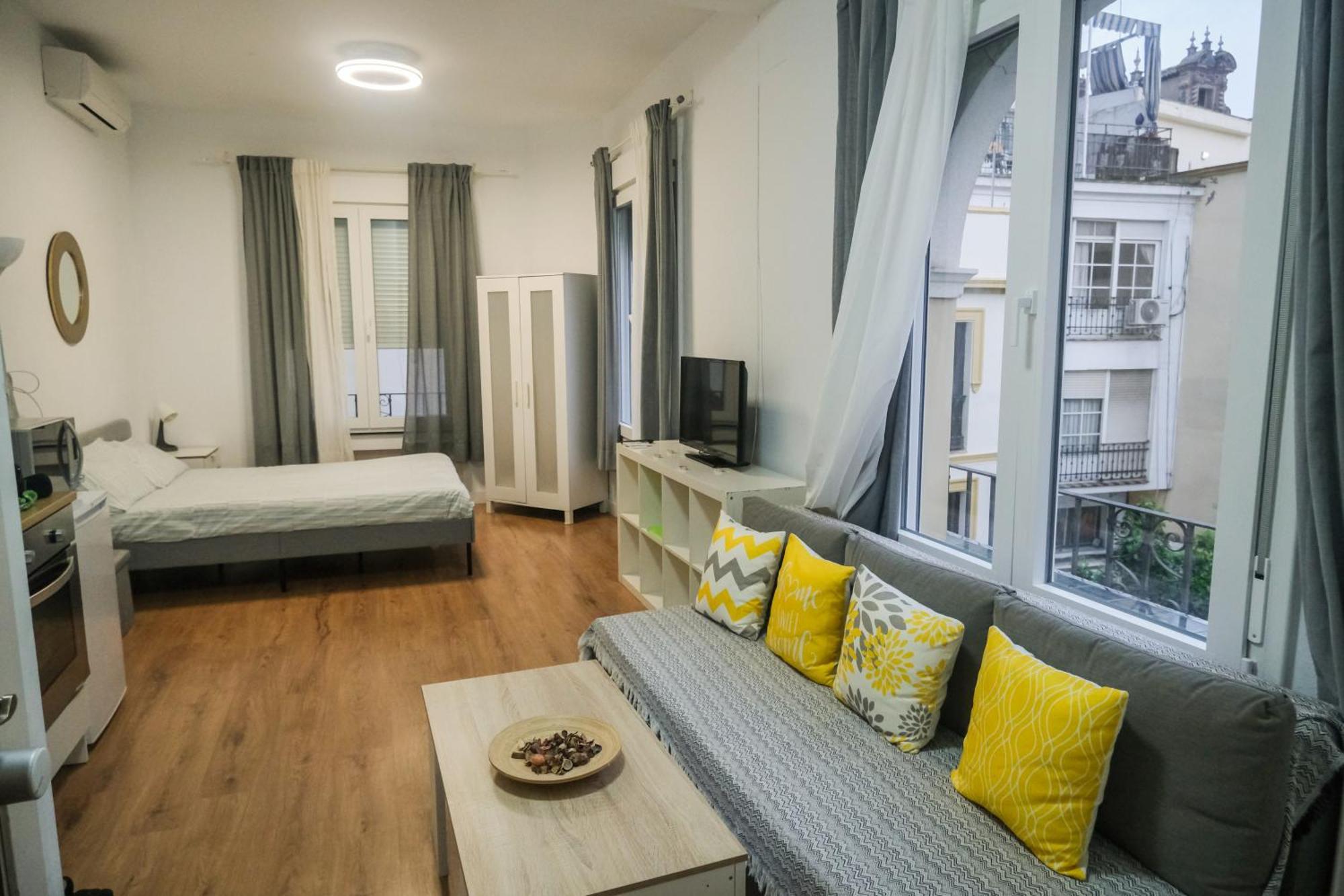 Apartamentos San Roque Севиля Екстериор снимка