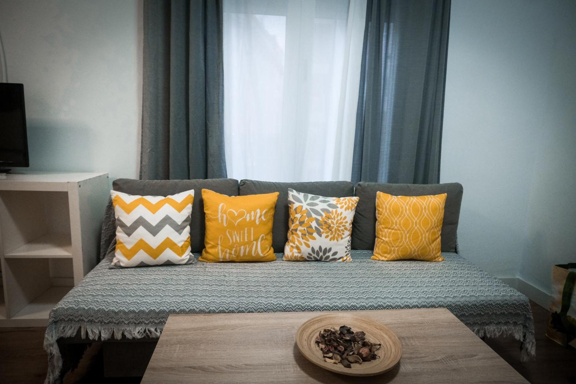 Apartamentos San Roque Севиля Екстериор снимка