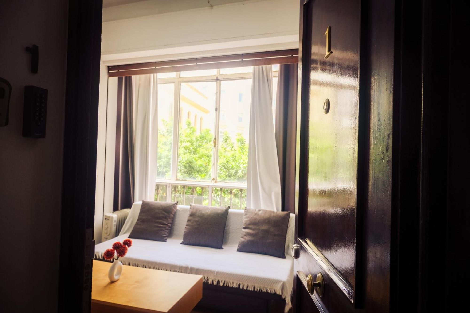 Apartamentos San Roque Севиля Екстериор снимка